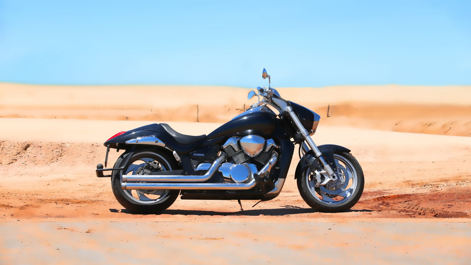Moto dans le désert