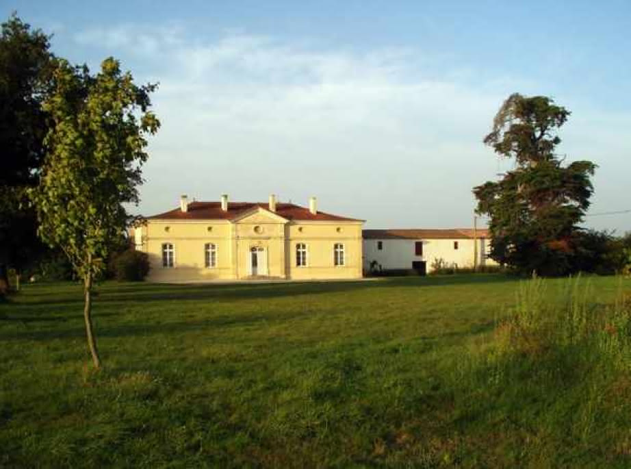 Jau-Dignac-et-Loirac - Château Listran