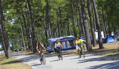 allee-velo_camping medoc-plage